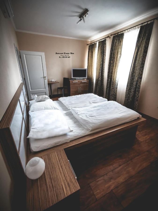 Restaurant Pansion Wien Cierny Brod Dış mekan fotoğraf