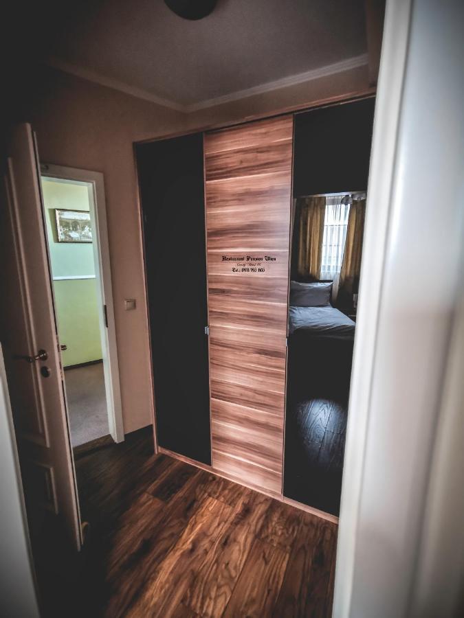 Restaurant Pansion Wien Cierny Brod Dış mekan fotoğraf