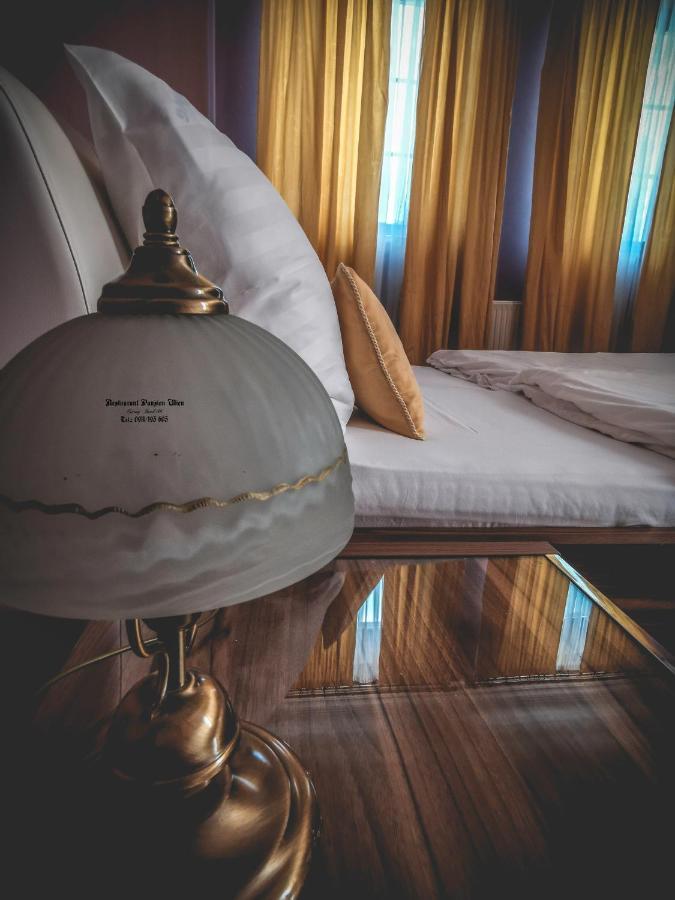 Restaurant Pansion Wien Cierny Brod Dış mekan fotoğraf