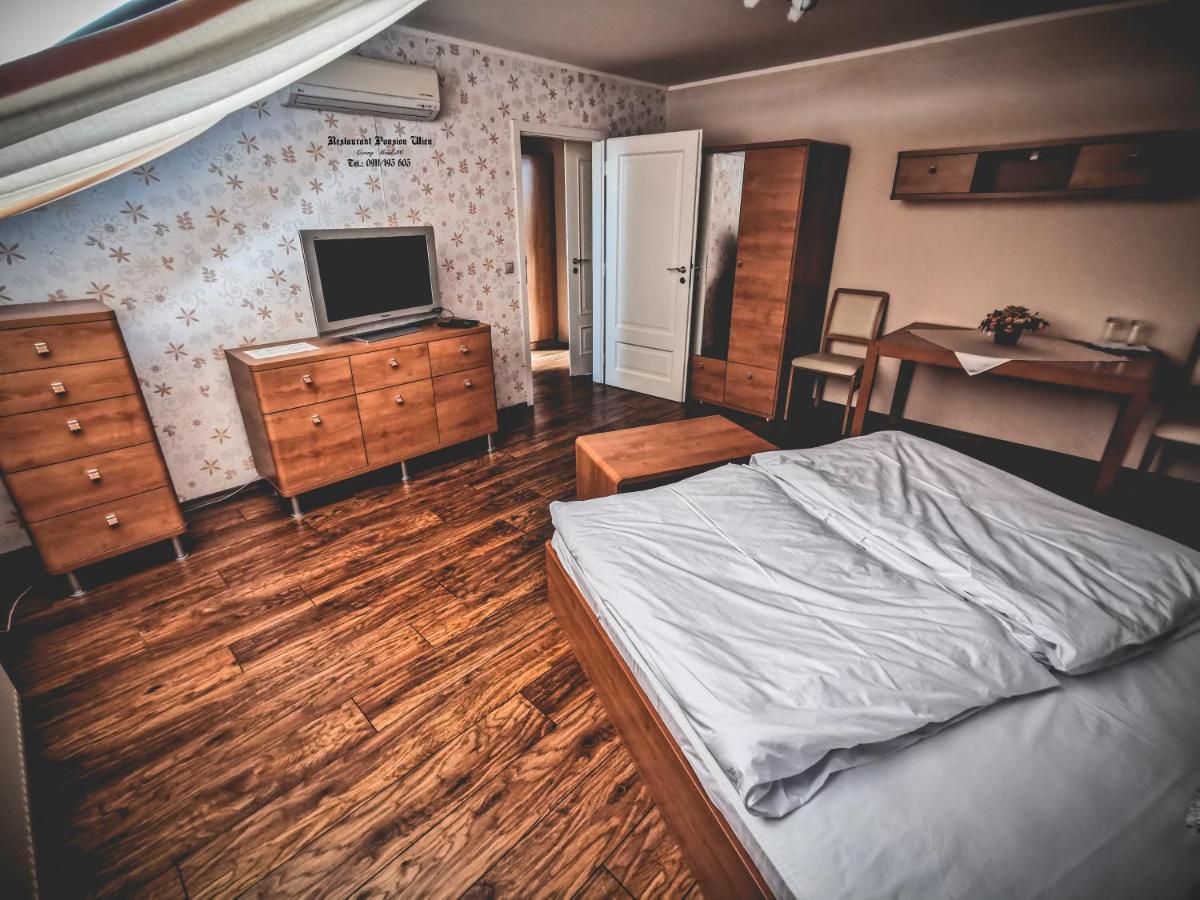 Restaurant Pansion Wien Cierny Brod Dış mekan fotoğraf