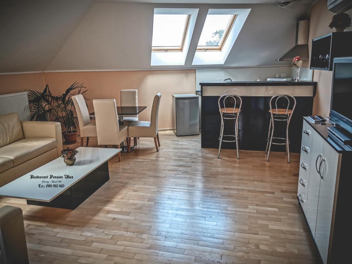 Restaurant Pansion Wien Cierny Brod Dış mekan fotoğraf
