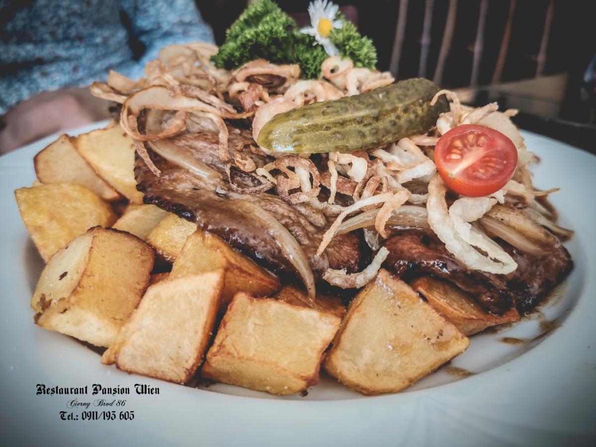 Restaurant Pansion Wien Cierny Brod Dış mekan fotoğraf