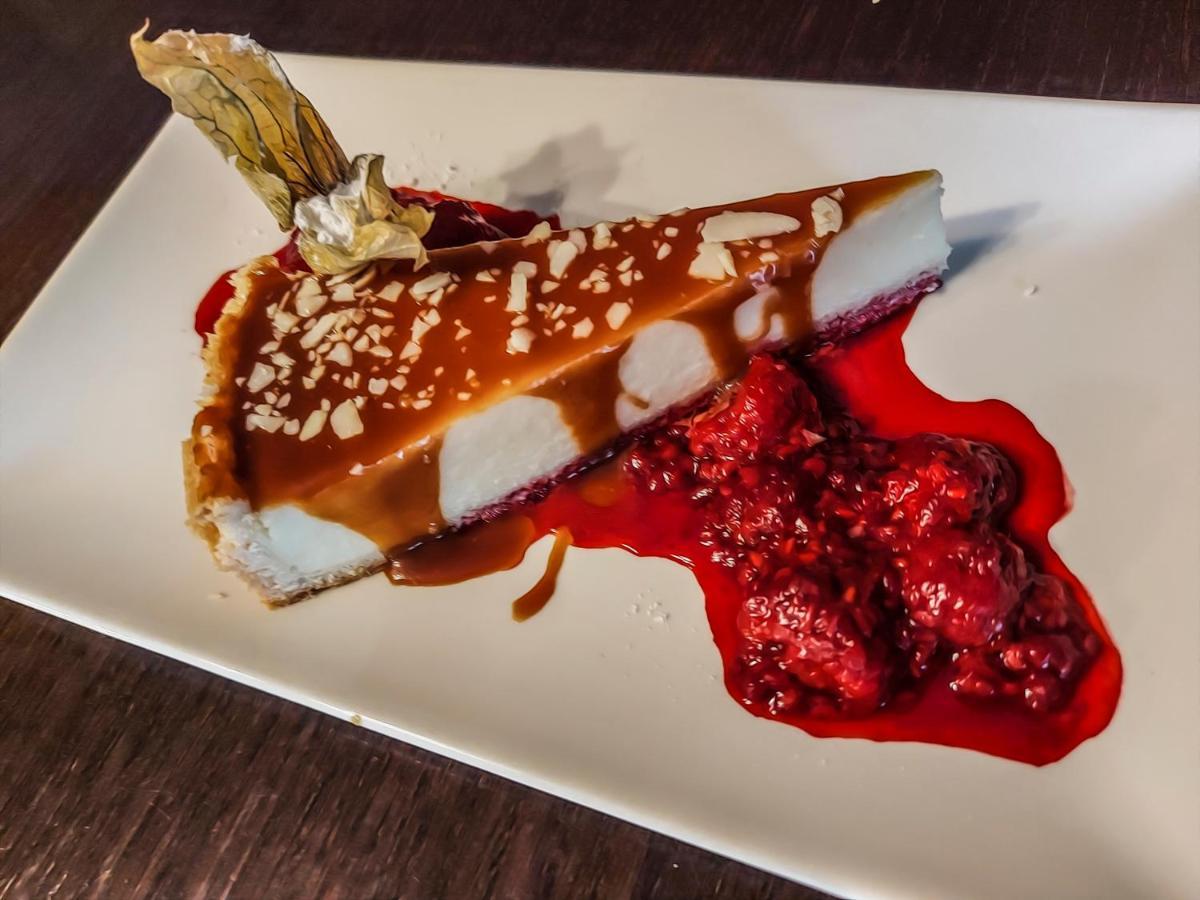 Restaurant Pansion Wien Cierny Brod Dış mekan fotoğraf