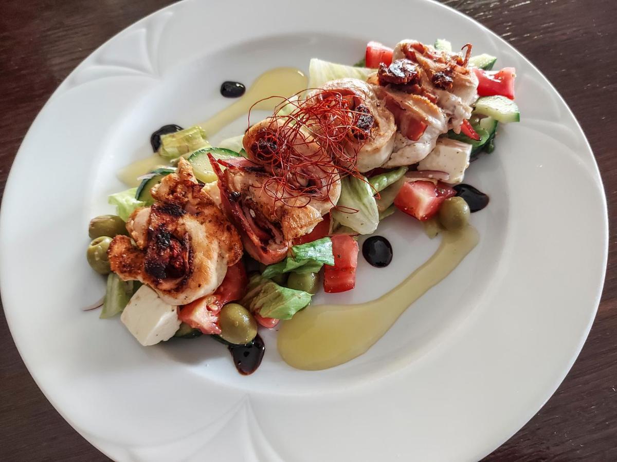 Restaurant Pansion Wien Cierny Brod Dış mekan fotoğraf
