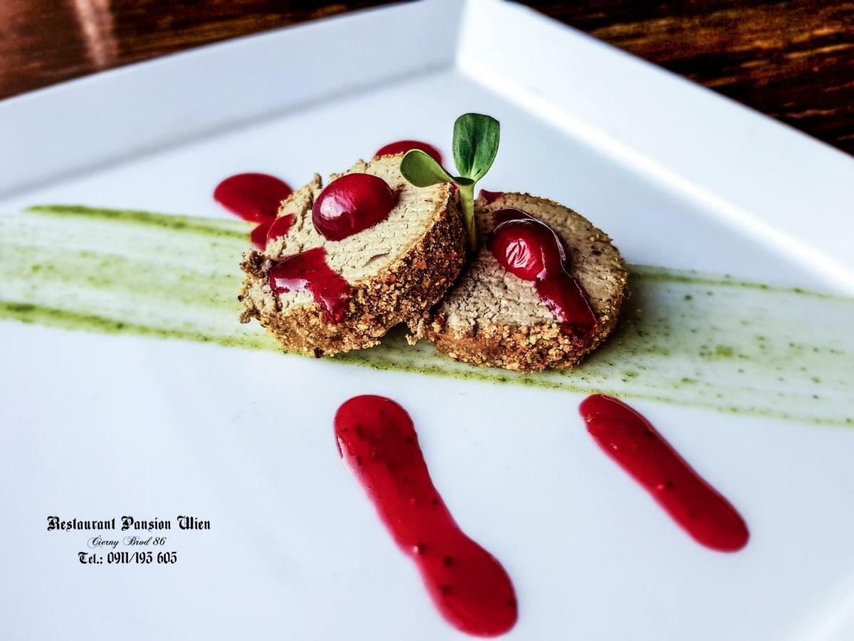 Restaurant Pansion Wien Cierny Brod Dış mekan fotoğraf