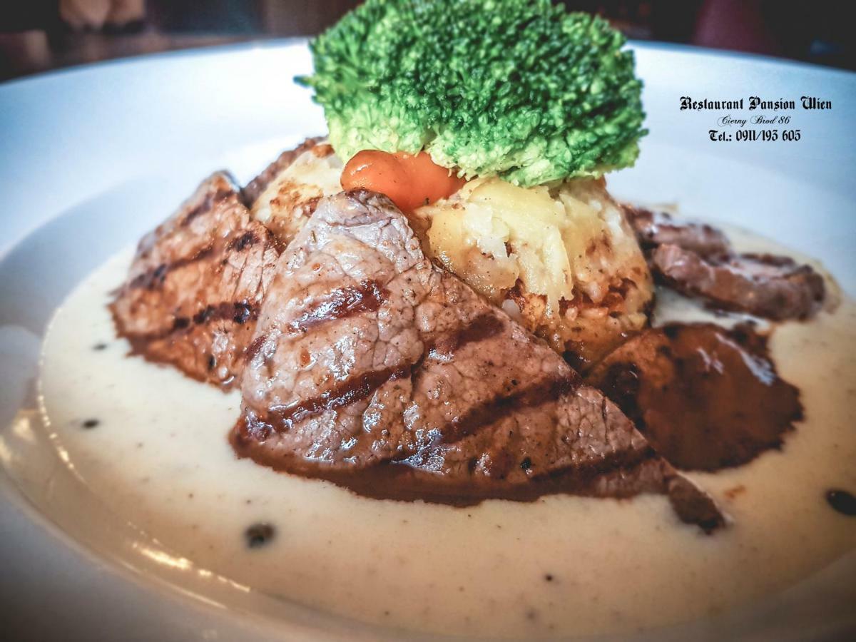 Restaurant Pansion Wien Cierny Brod Dış mekan fotoğraf