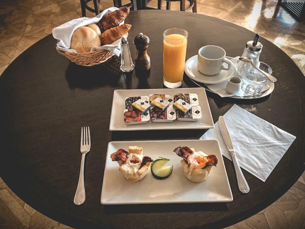 Restaurant Pansion Wien Cierny Brod Dış mekan fotoğraf