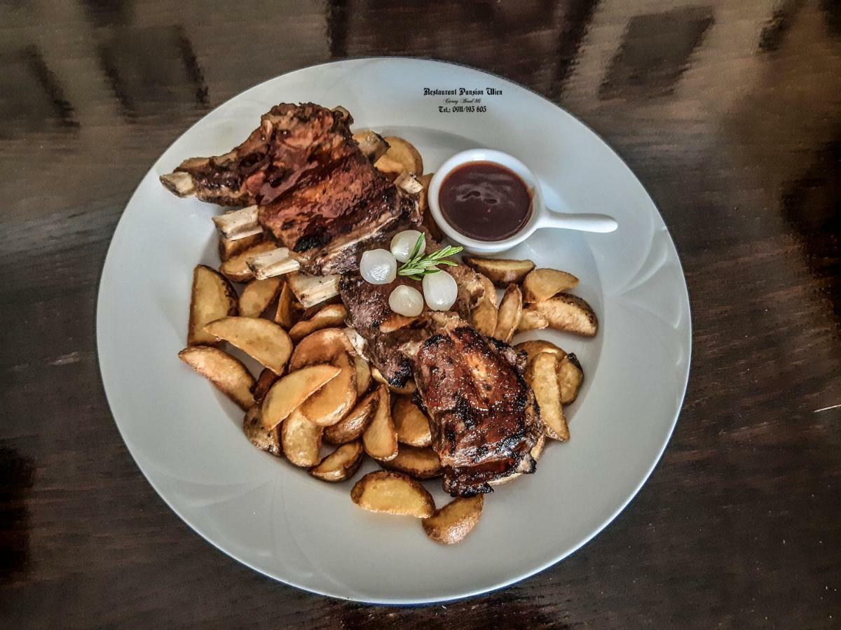 Restaurant Pansion Wien Cierny Brod Dış mekan fotoğraf